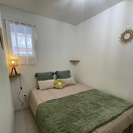 Tres Joli T2 Terrasse, Parking Cap 300m Richelieu 아파트 *