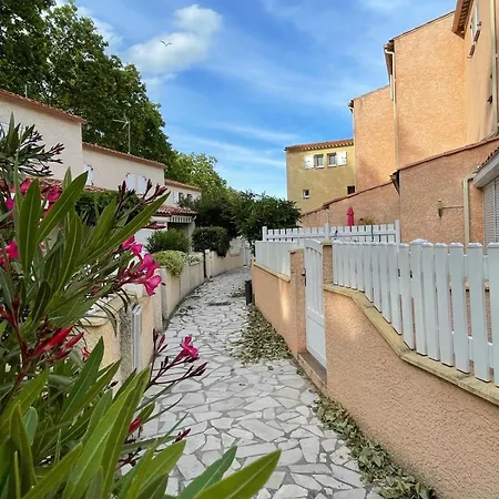 Tres Joli T2 Terrasse, Parking Cap 300m Richelieu *