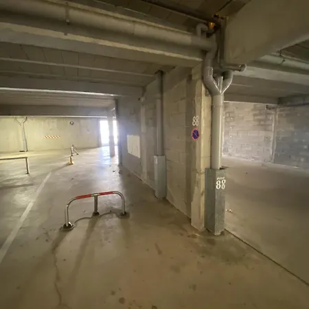 Tres Joli T2 Terrasse, Parking Cap 300m Richelieu 아파트 *